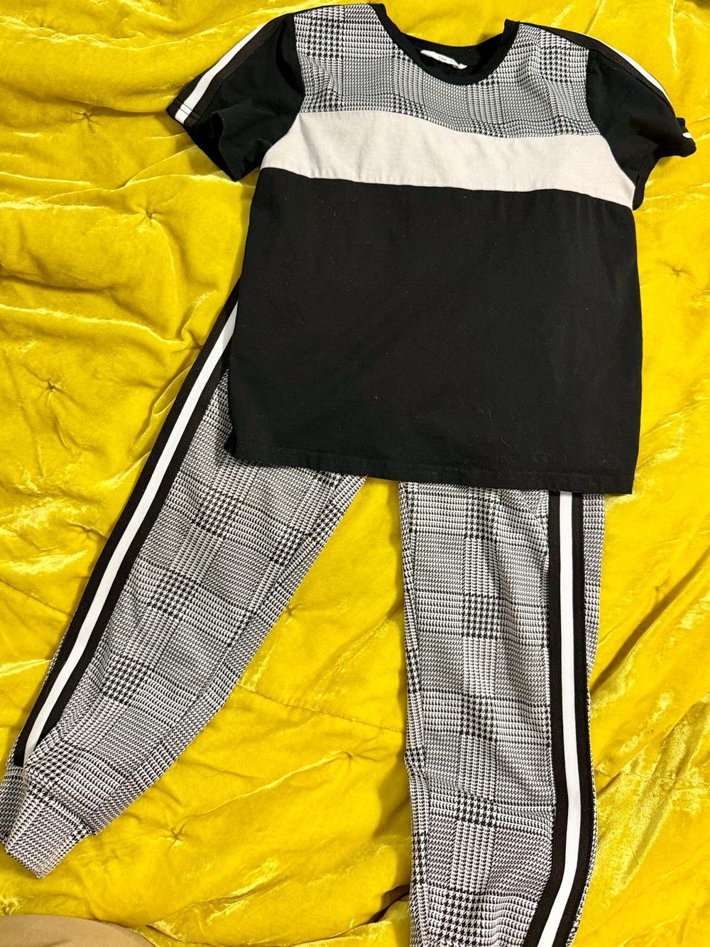 SHEIN Boys Houndstooth Jogger Set Size 7Y